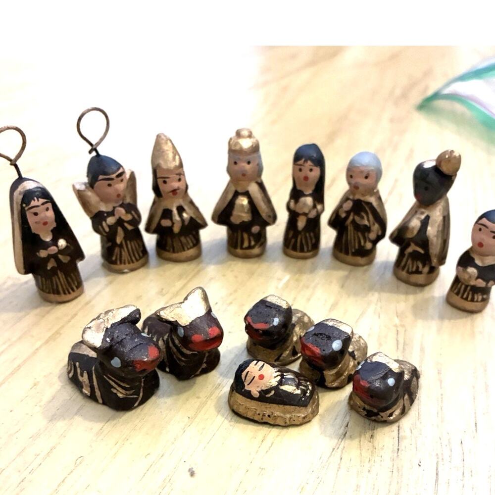 Vintage Mexican Hand Painted Folk Art Clay Pottery Nativity Christmas Set of 14